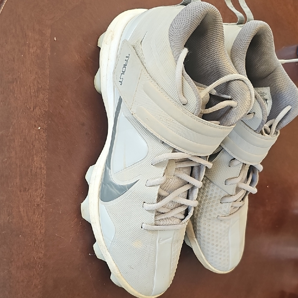 Nike Light Gray Baseball Trout Shoes